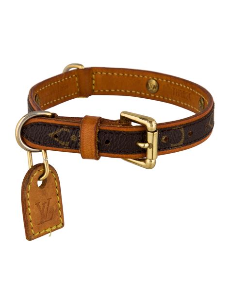 LOUIS VUITTON Monogram Baxter Dog Collar PM.